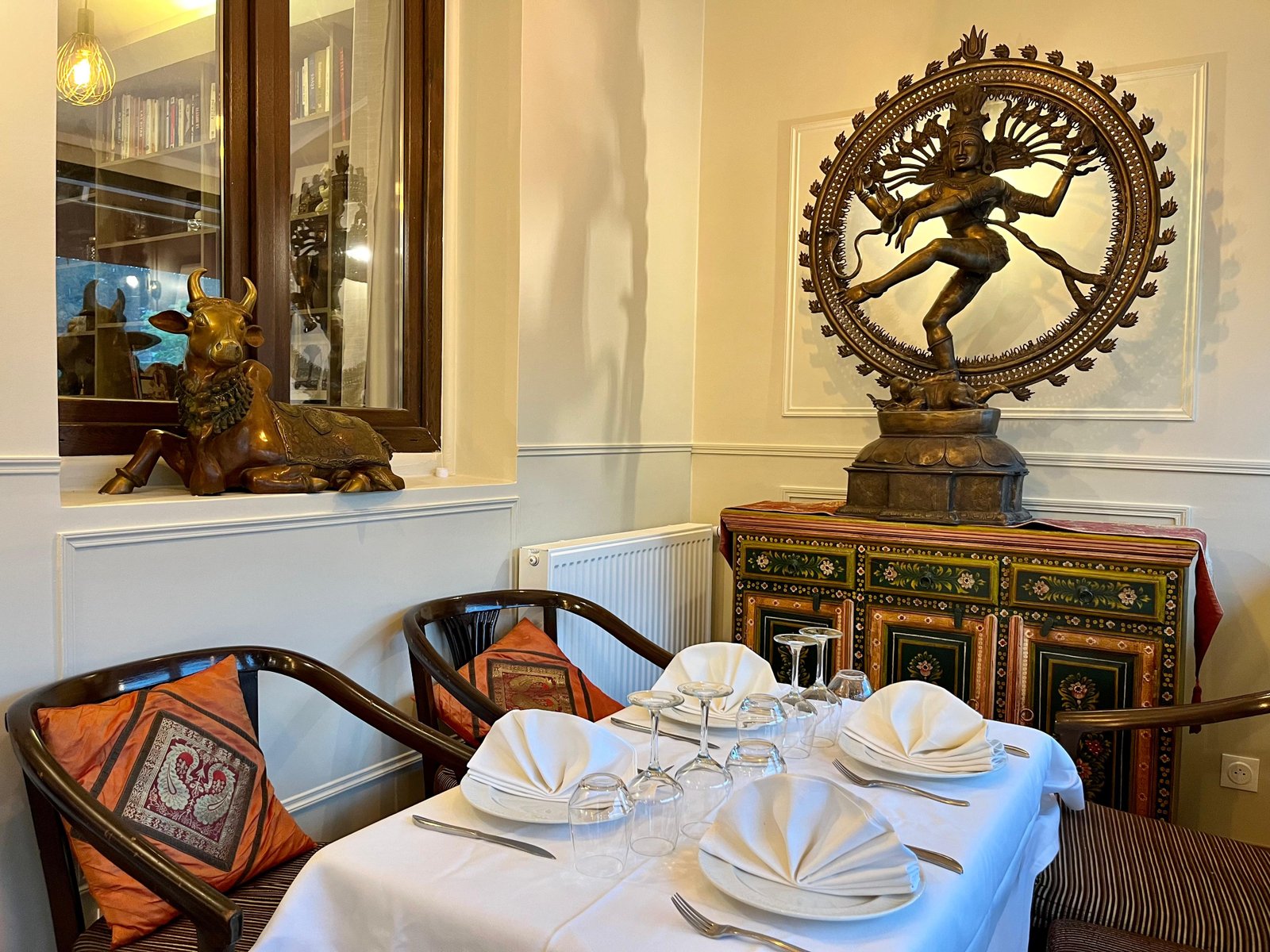 Intérieur et ambiance du Mangalore Lounge